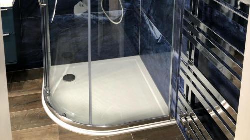 Shower-Yatay